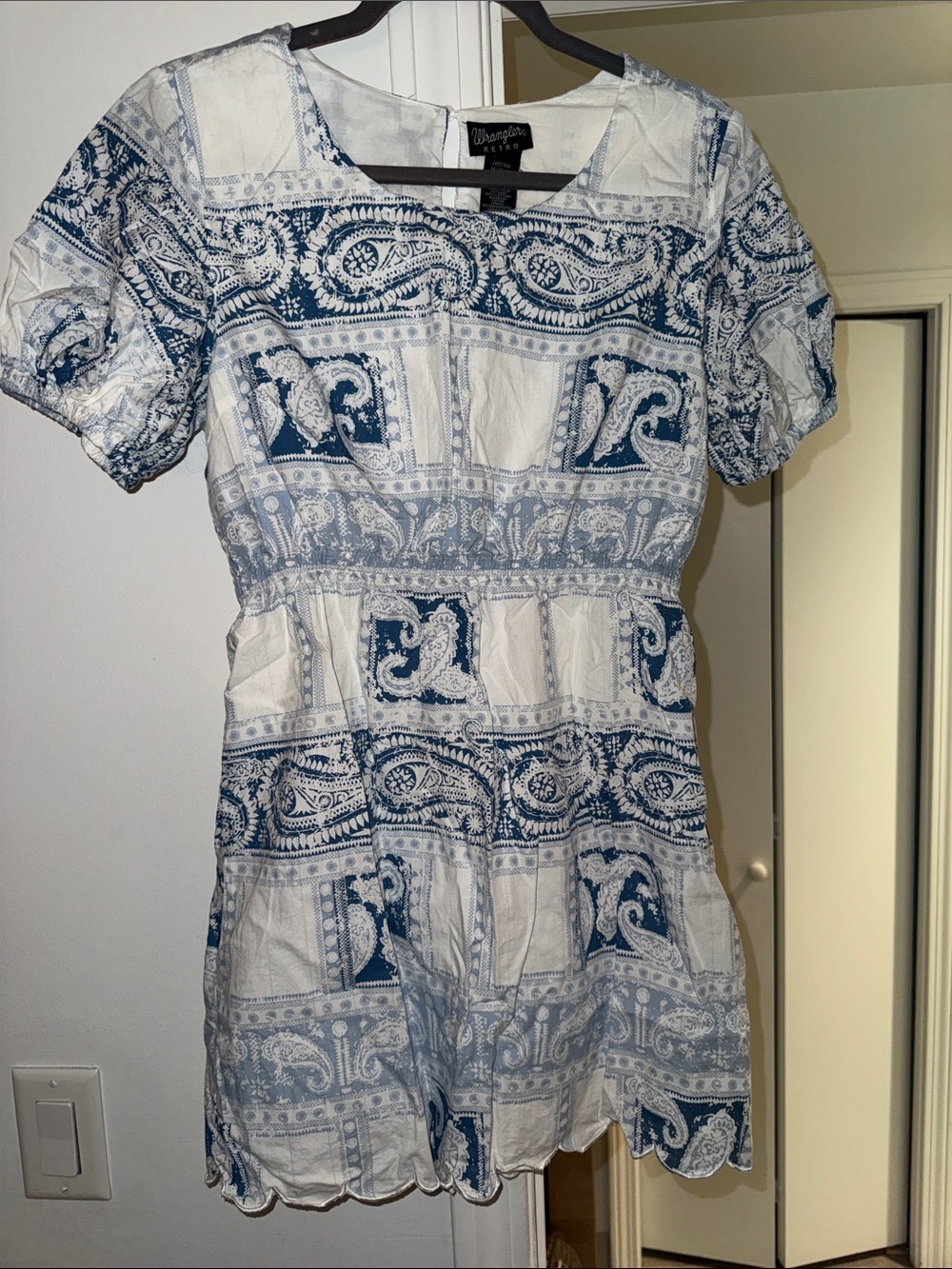 Wrangler White and Navy Paisley Short Dress